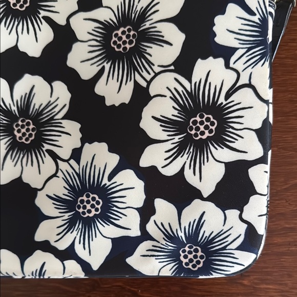 Kate Spade Black and White Floral Laptop Sleeve - Picture 11 of 16